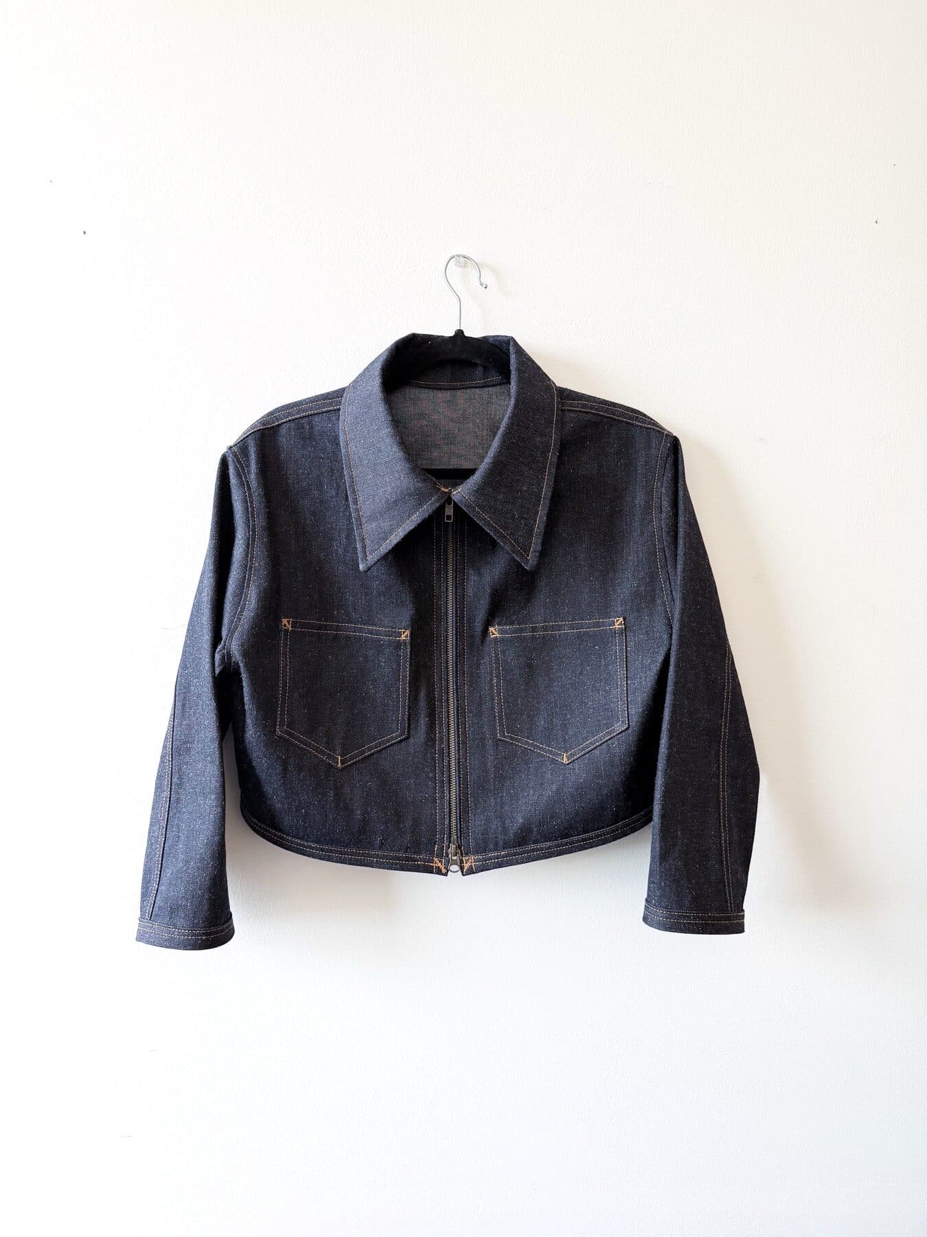 The whole garment, front, zipped